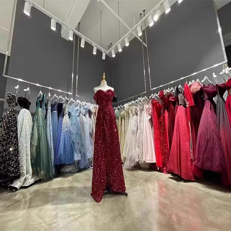 不锈钢拉丝银婚纱吊架影楼礼服展示架女装店吊顶悬挂衣架上墙订制
