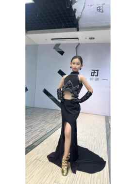 正品白色走秀装儿童拖尾裙秀T台走秀女白童时装周色走套装重套工