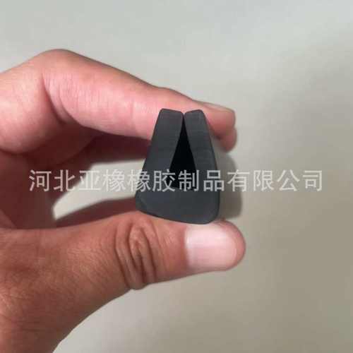 板机粘自条条钢乙丙包耐高温硅胶玻璃边三元u械批发防撞型密封条