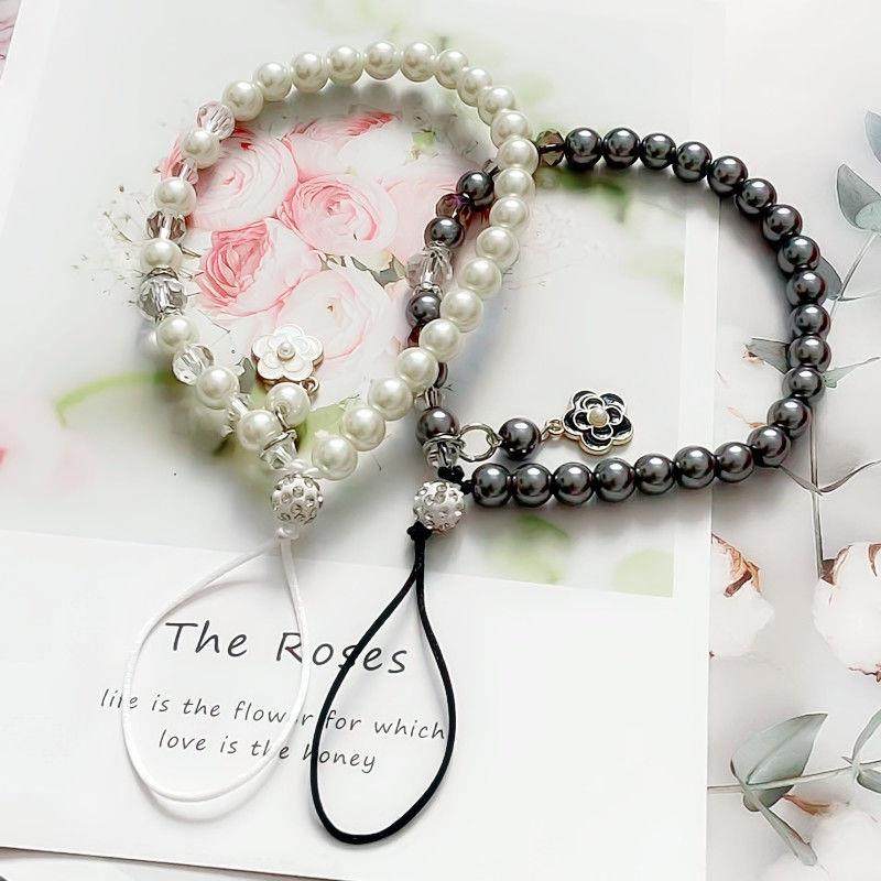 巴洛克风格手机链搭配白色珍珠设计 手机挂绳与ccd相机串珠挂件潮流首选