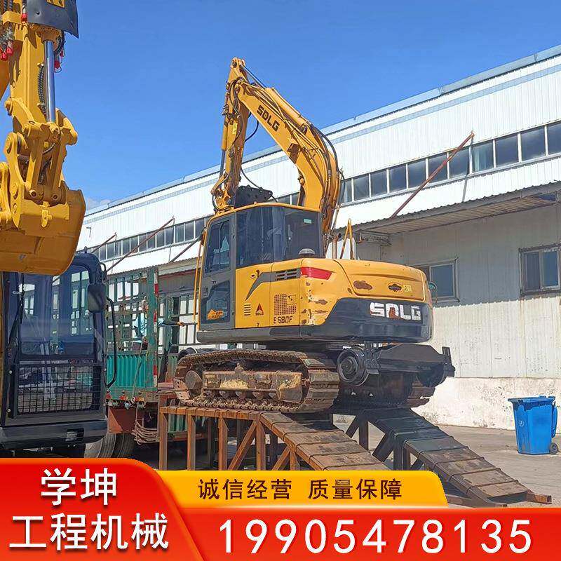 临工80改装轨道轮挖机行走系统铁路智能装备设备快速行走底盘