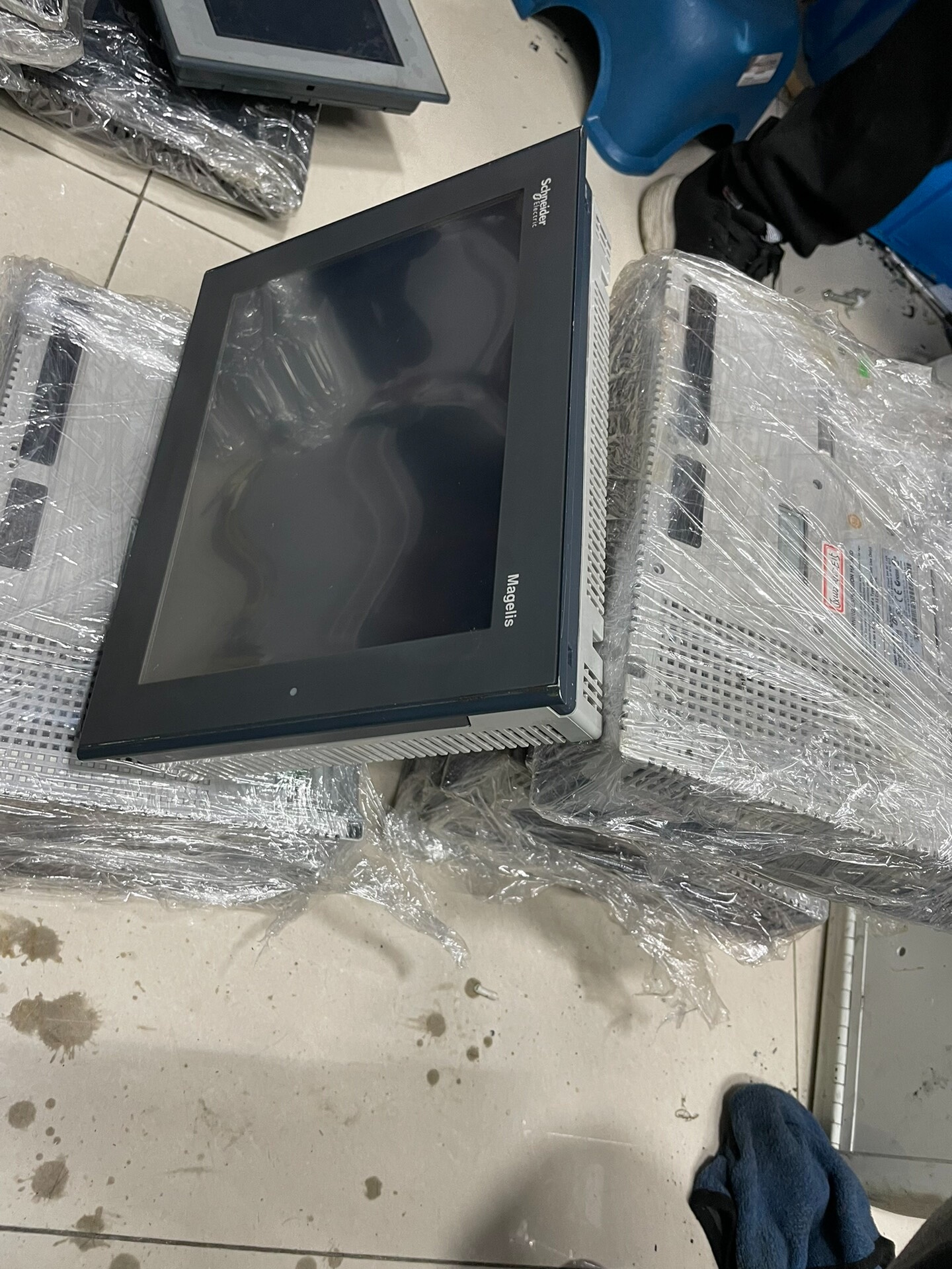 schneider XBTORT5330 8只 拆机件 成色