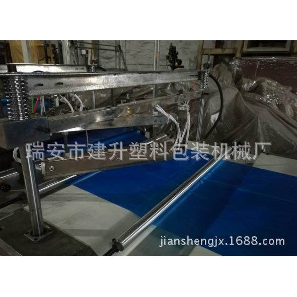 连供LQ-600应pe防机尘服装袋衣套制袋,卷式挂衣罩挂制袋机