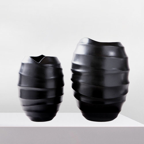 厂家直销现代简约高温黑白色陶瓷花瓶样板房餐桌台面大厅创意螺旋