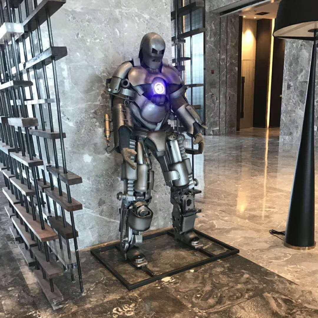工厂制作大型卡通机器人模型广场雕塑铁艺金属机械模型立体