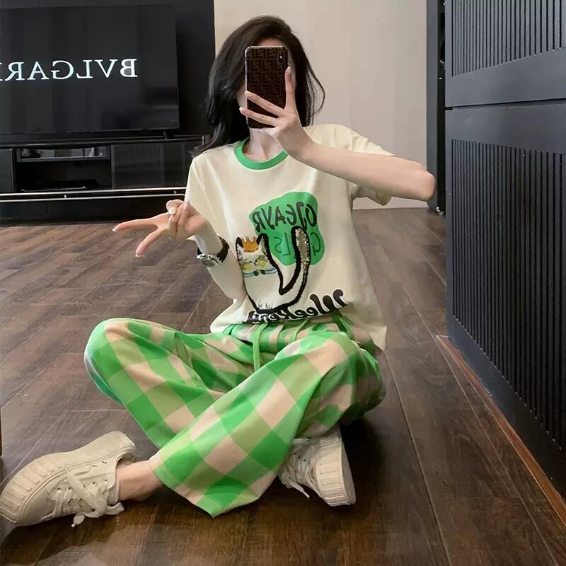 欧洲站炸街网红爆款时髦洋派时尚套装女休闲 运动格子阔腿裤两件