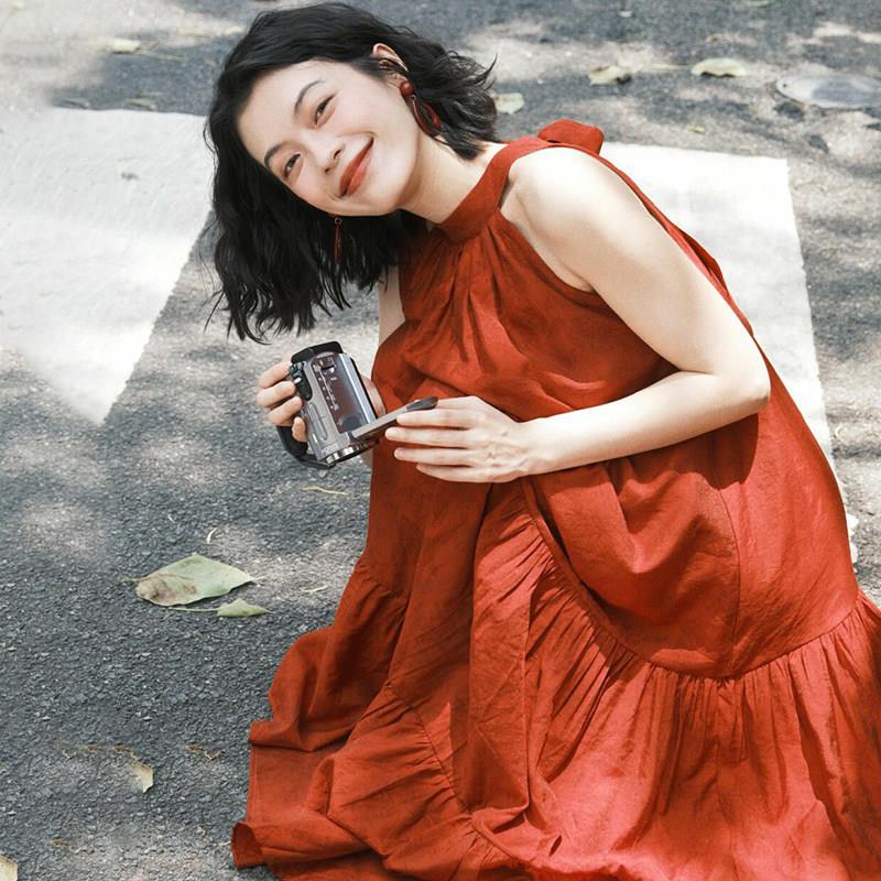 法式红色挂脖吊带连衣裙女2025夏季新款海边度假超好看无袖长裙子
