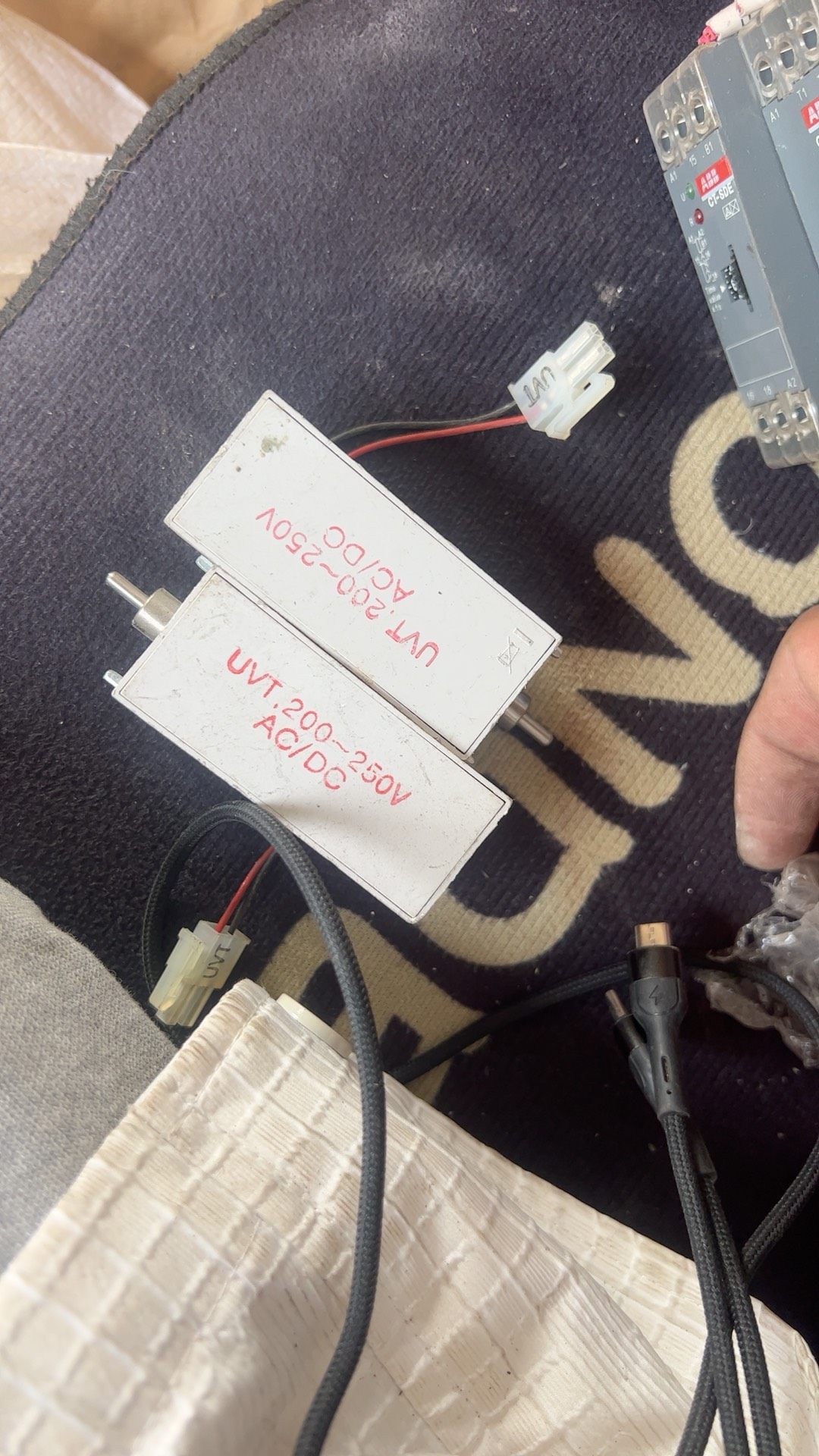 UVT，200~250V(AD/DC)框架断路器脱扣器/欠压