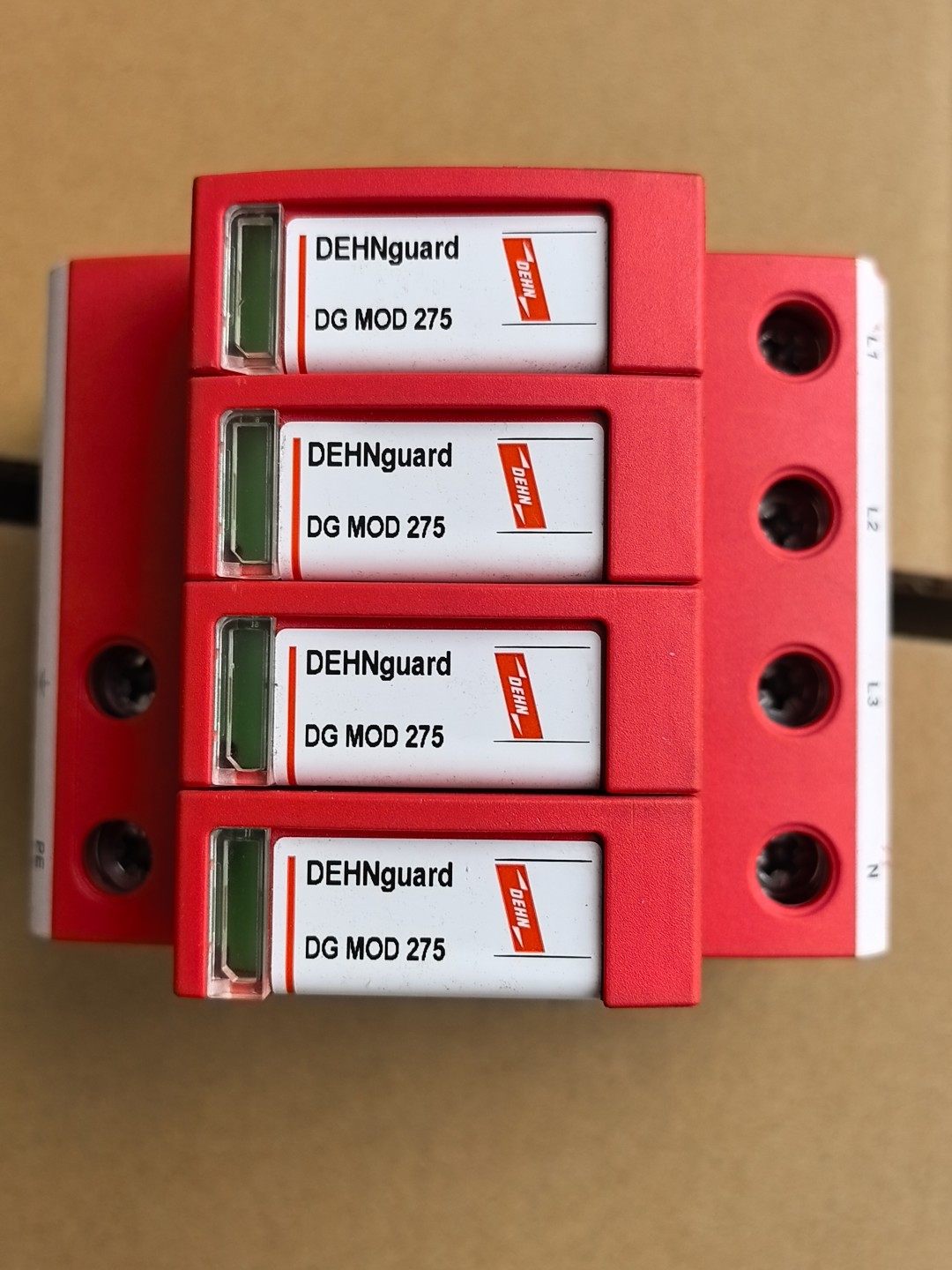 952405 盾牌防雷器，4P的