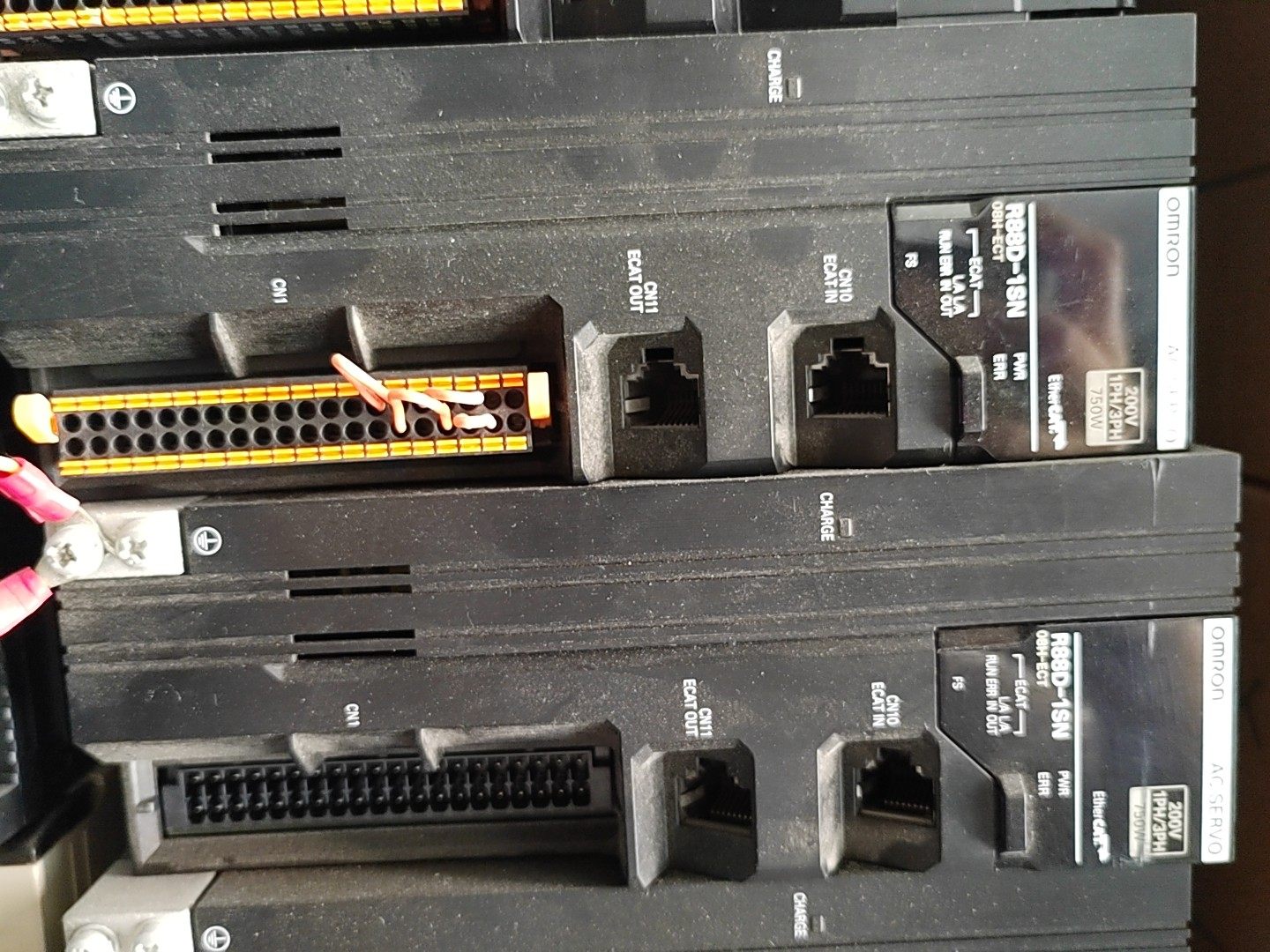 欧姆龙伺服驱动器，型号R88D-1SN08H-ECT，750