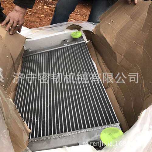 挖掘机全车配件PC200/PC300/PC400水箱中冷器总成206-03-21431
