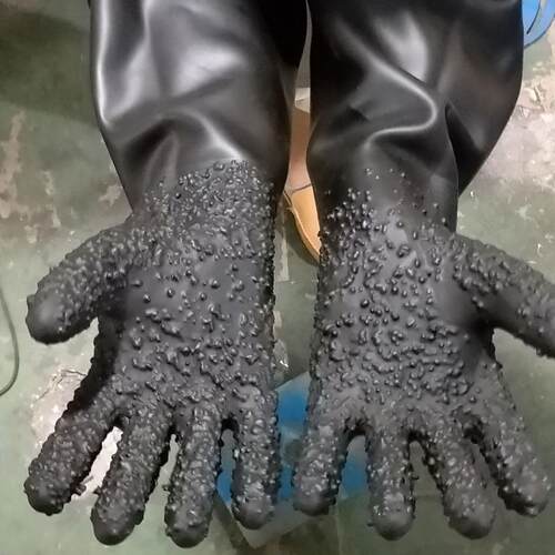 喷砂手套颗粒防滑耐磨黑色橡胶喷砂机专用防护配件喷涂机