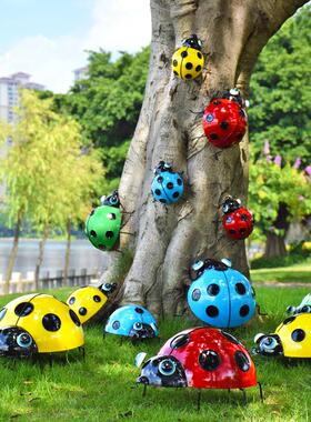 户外彷真动物摆件甲虫雕塑铁艺七星瓢虫装饰花园庭院篱笆墙面挂饰