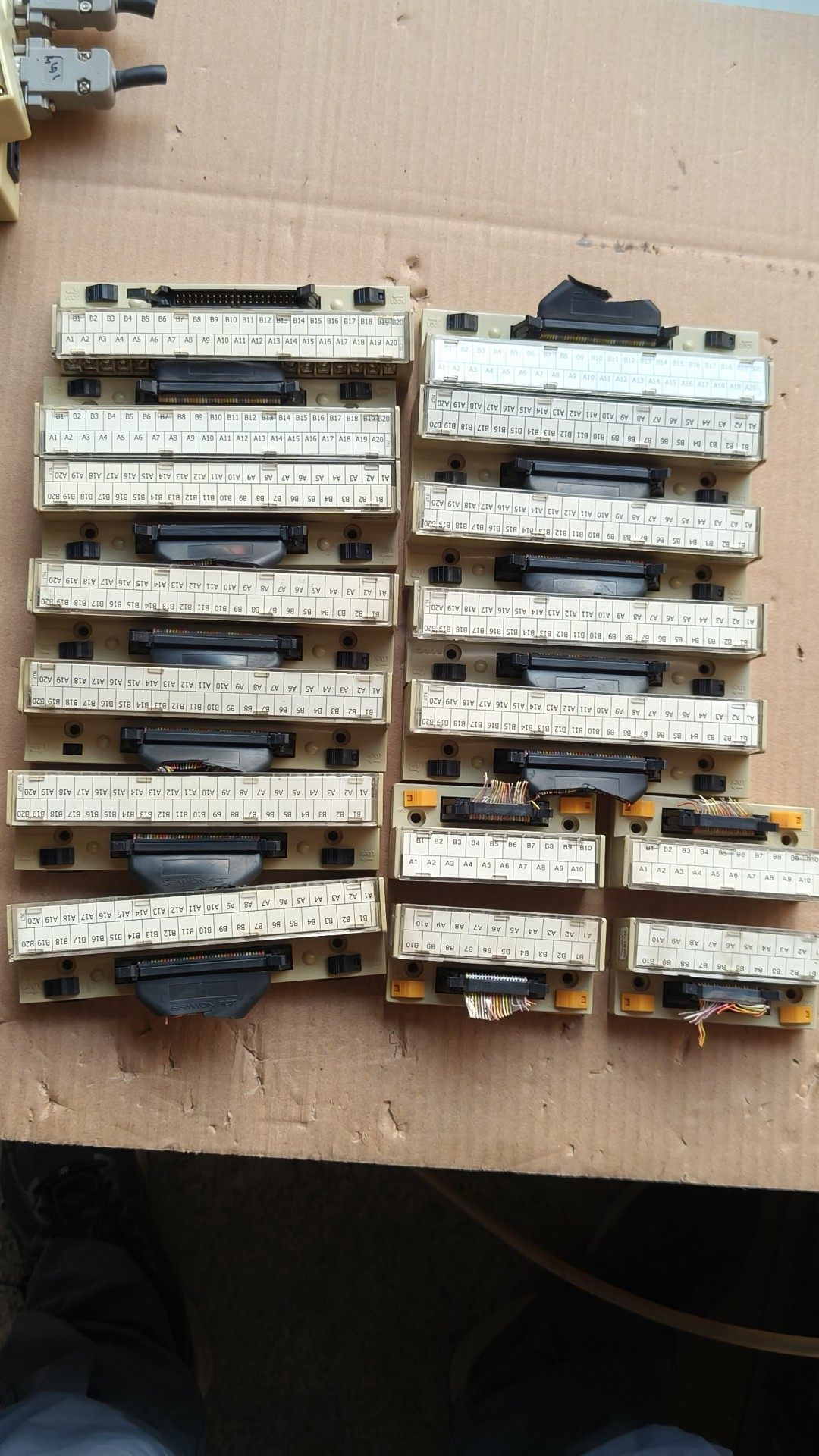 韩国三元端子排