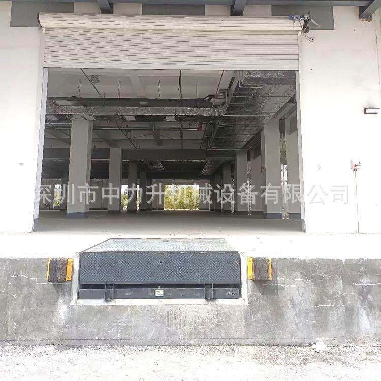 6吨电动液压登车桥固定式装卸货平台高度调节板登车桥