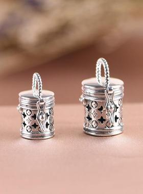 网- 9红2银吊坠 简约设计感文艺小巧十字星香丸5盒女款香薰香囊