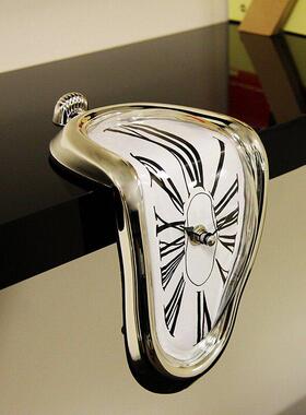 ins风轻奢创意L形直角弯曲扭曲时钟个性融化家用客厅装饰电子钟表