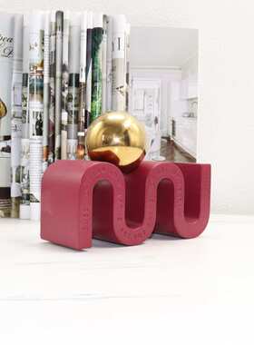 现代样板间几何小众抽象样板售楼处创意个性简约弯曲摆件桌面红色