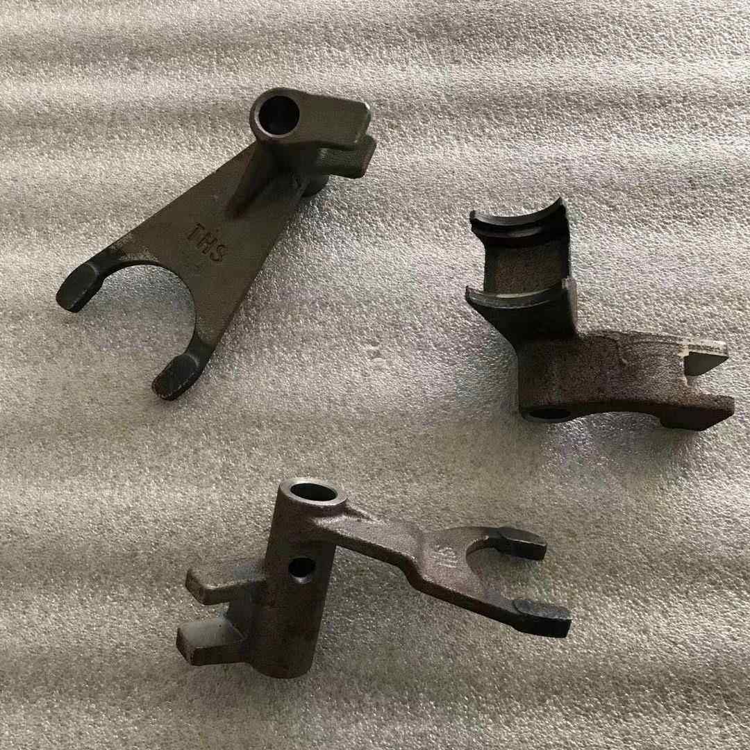101履带变速箱三种拨叉.拨叉轴.拨叉簧