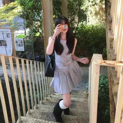 独特漂亮掐腰吊带洋装夏女2025新款设计感收腰显瘦a字背心裙子