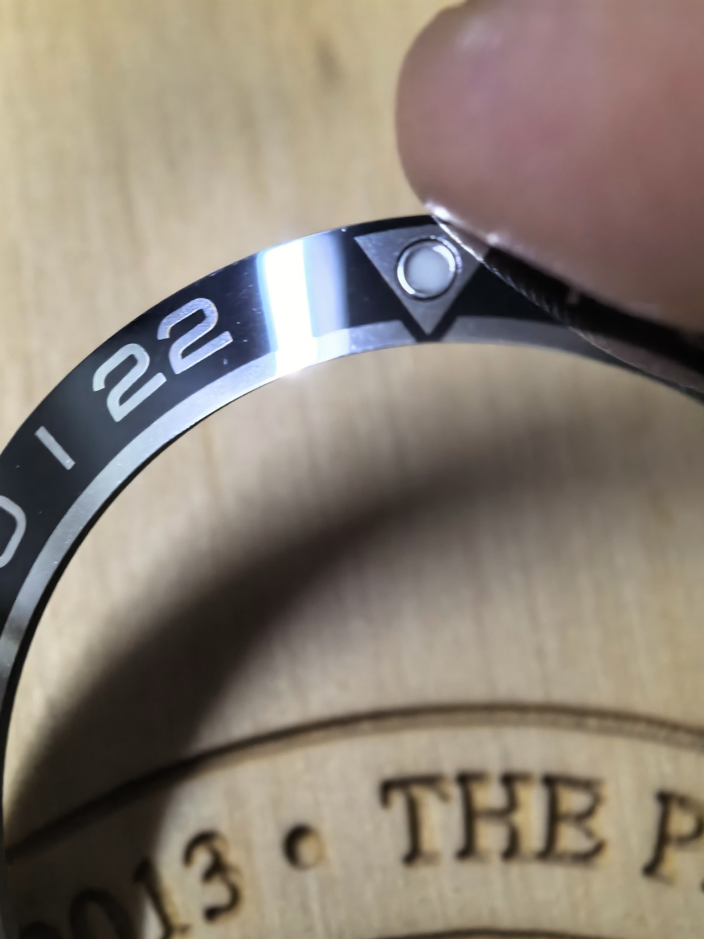 #Omega/欧米茄 高科技陶瓷圈口 黑底银字 原装替用 品