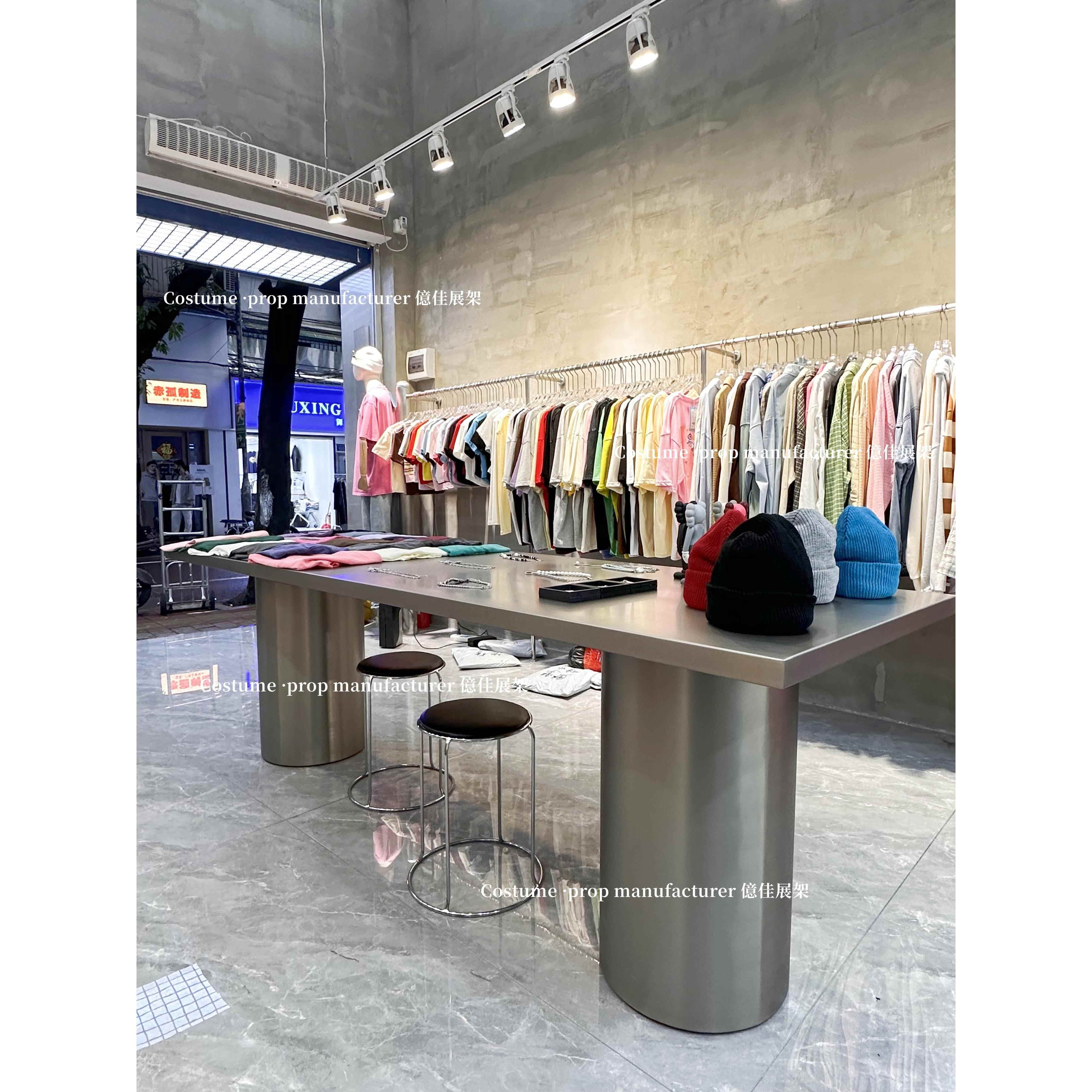 服装店展示台中岛流水台不锈钢桌子工业风中间摆放陈列道具饰品桌