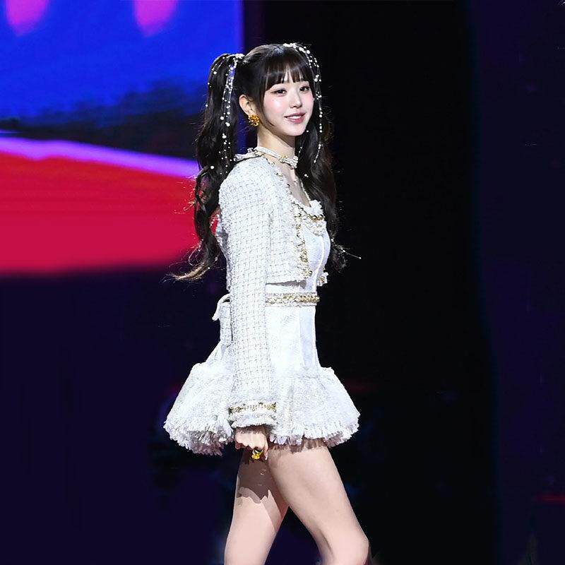 新款I张元英同款法式小香风高级气质白色套装打歌演出服