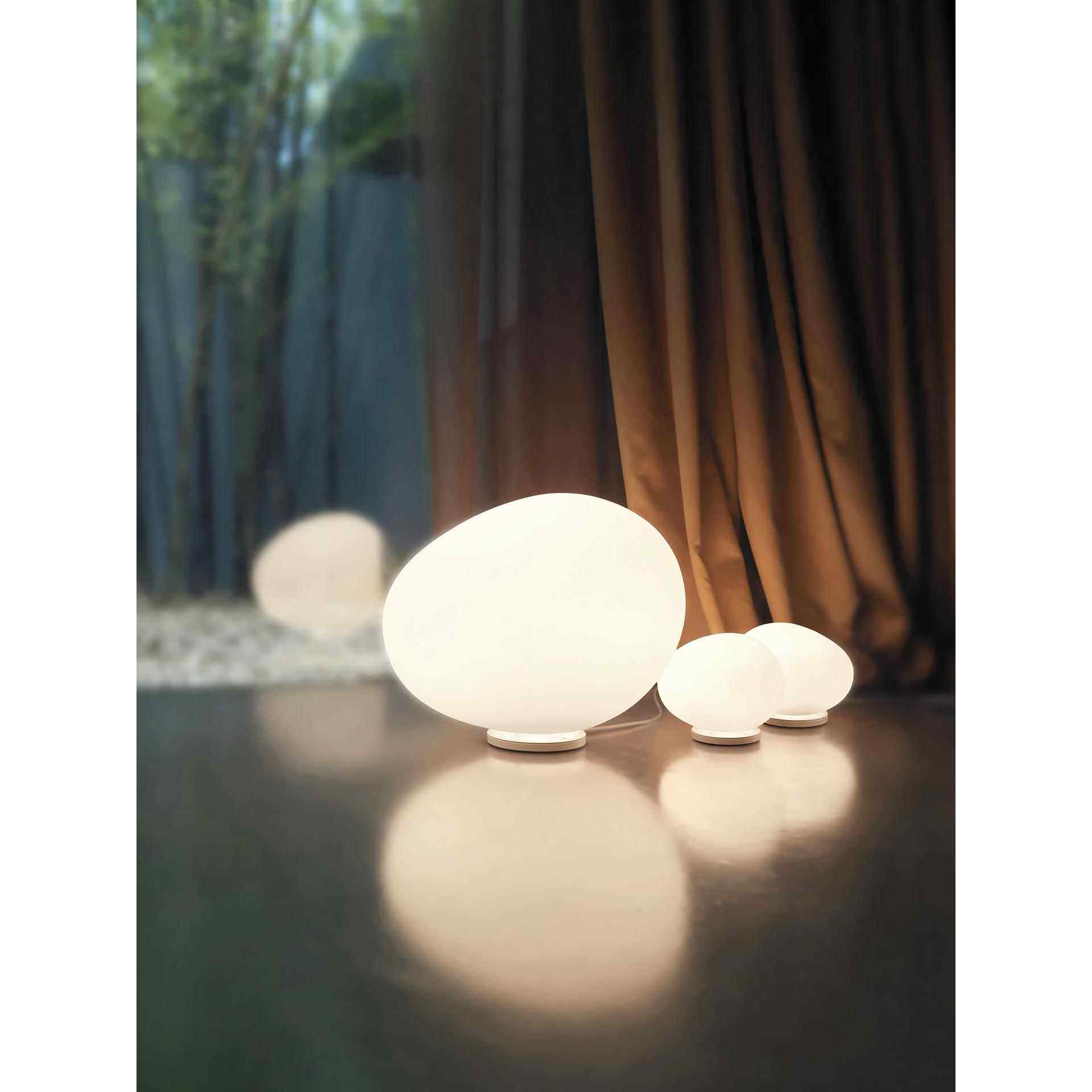 台灯卧室床头灯落地创意客厅现代轻奢感沙发边几角几充电