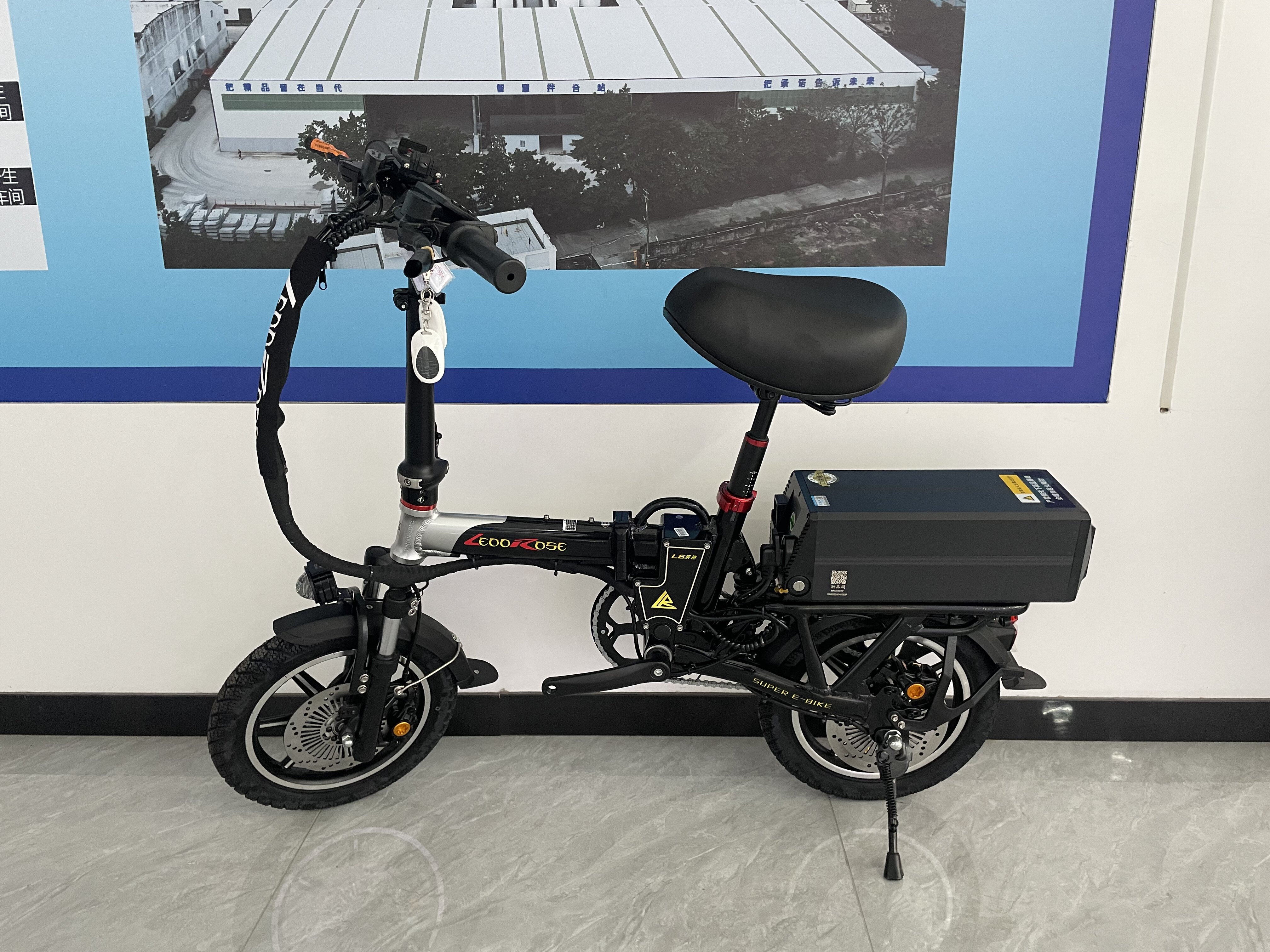 Электрический складной самокат LEOOROSE L6 для курьеров: 400W, запас хода 100 км, TCS антипробуксовка, разблокировка отпечатком photo review