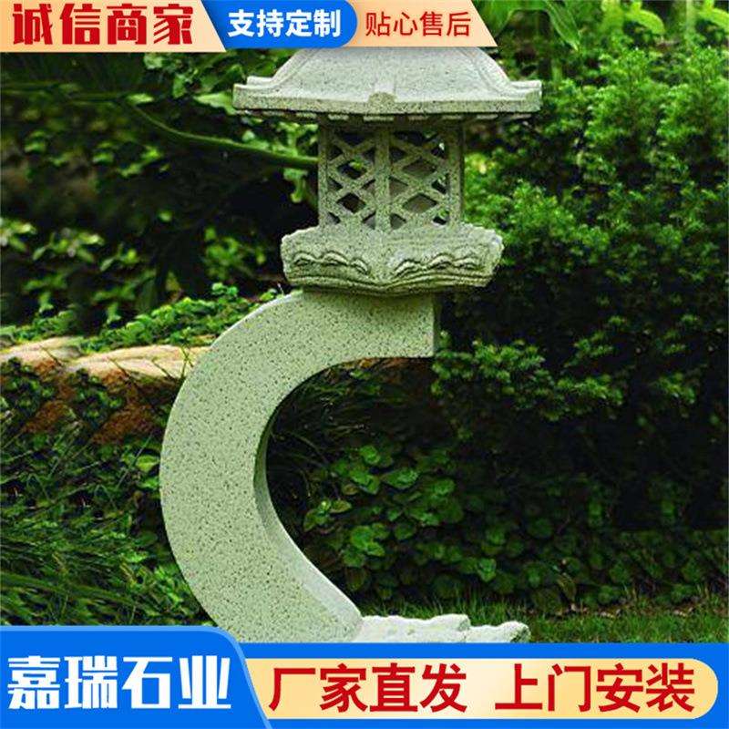 源头厂家直发 花岗岩石雕太阳能石灯 庭院公园草坪照明石灯笼摆件