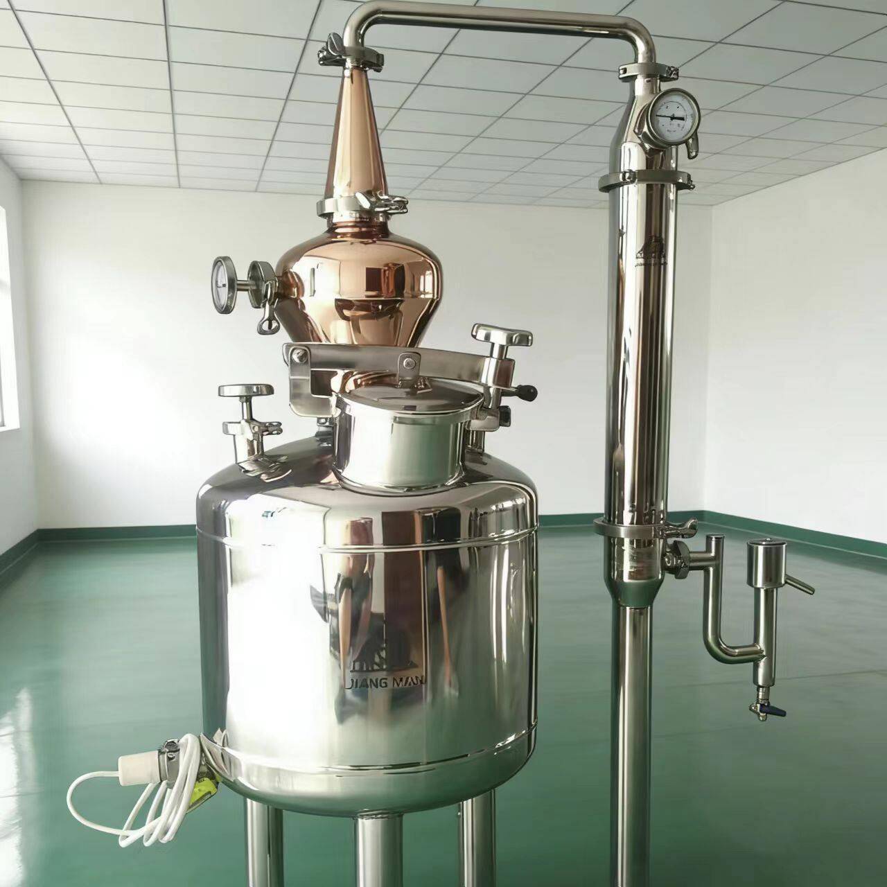 厂家直销壶式蒸馏设备不锈钢蒸馏设备一麦芽威士忌酿酒设备