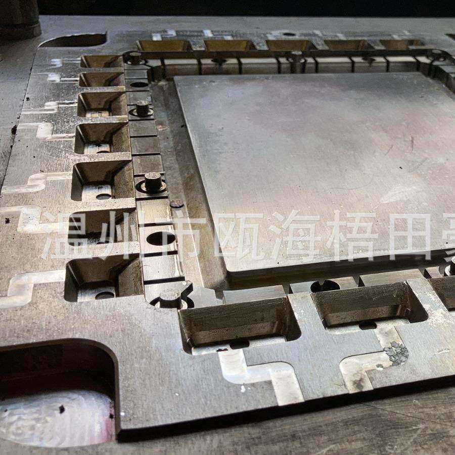 精密铸铝件锌合金件铝合金压铸件模具铝合金压铸模具电器产品外壳