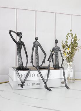 欧式抽象人物雕塑坐姿人摆件样板房售楼部书房桌面创意家居工艺品