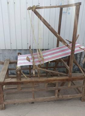 民俗老物件老织布机老粗布纺车工具复古怀旧展览摆件影视摄影道具