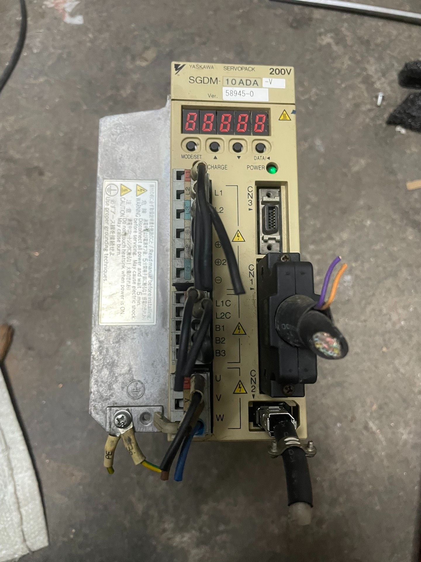 安川1KW伺服驱动器