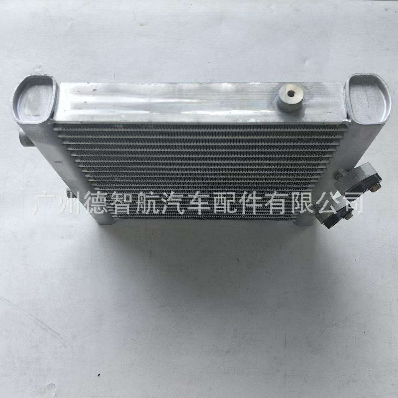 适用宾利飞驰欧陆GT机油散热器机油冷却器 4W0117021 3W0117021