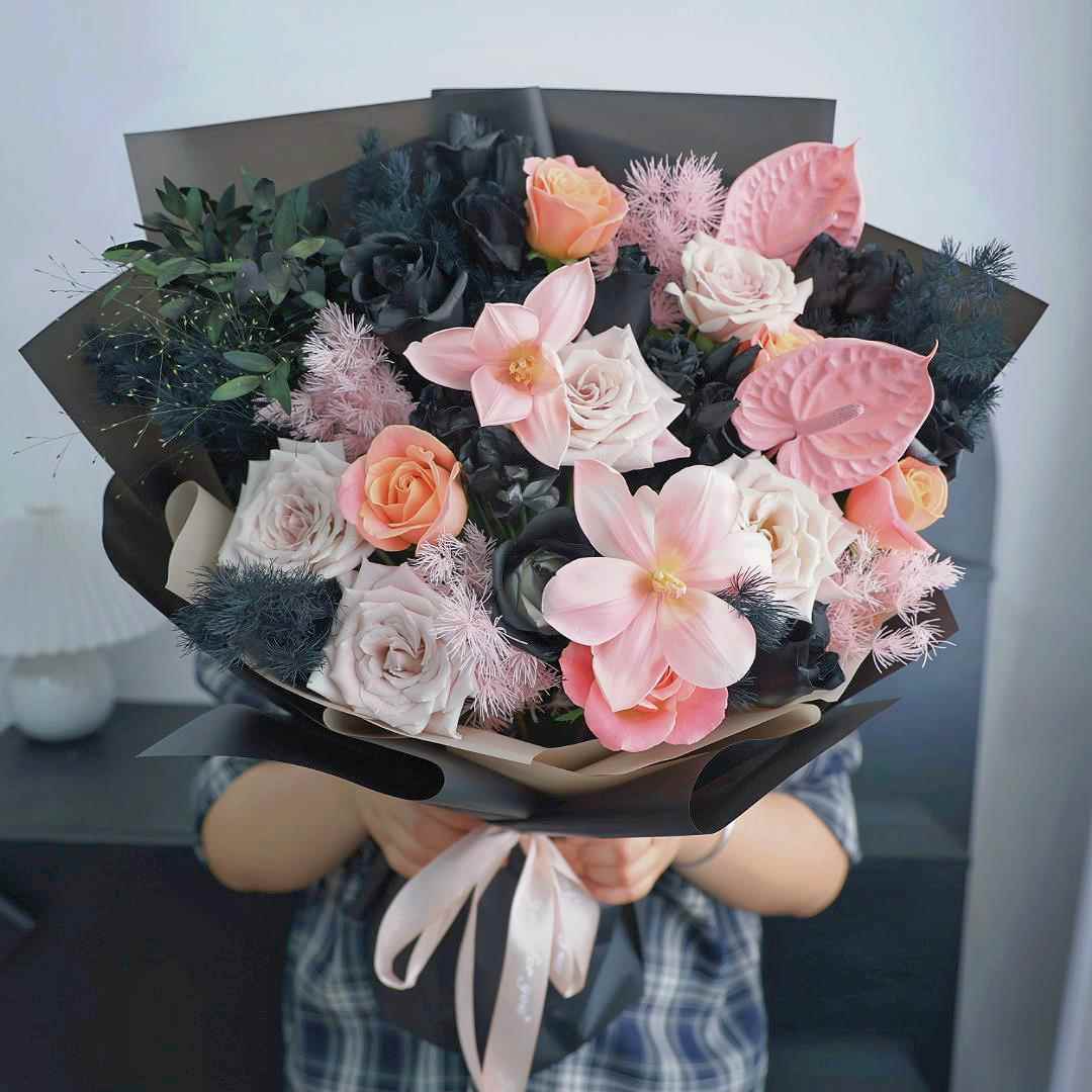情人节繁花阁情人节送甜酷女孩粉墨花束喷染粉雪山玫瑰黑骑士鲜花