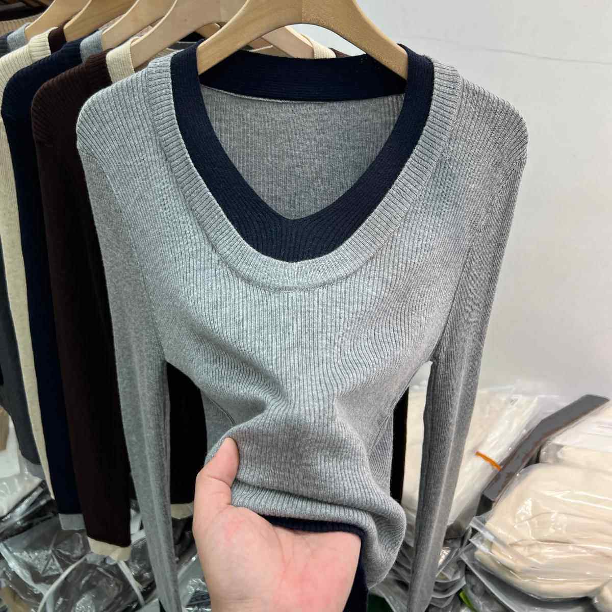 洋气秋冬撞色拼接假两件打底针织上衣女修身显瘦V领毛衣1216h