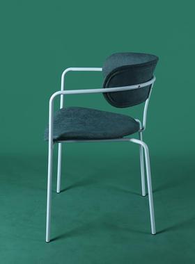 TCTT1J16现代简约铁艺FAA网红椅扶子创意塑料靠背椅个性手家用餐