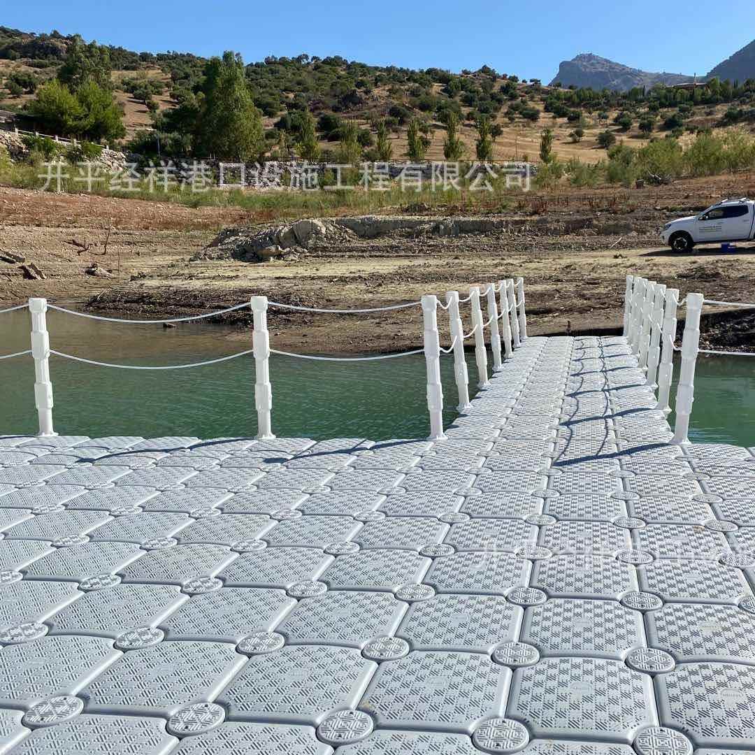 水上浮筒塑料摩托艇浮箱，养殖平台皮划艇赛艇龙舟泊位平台