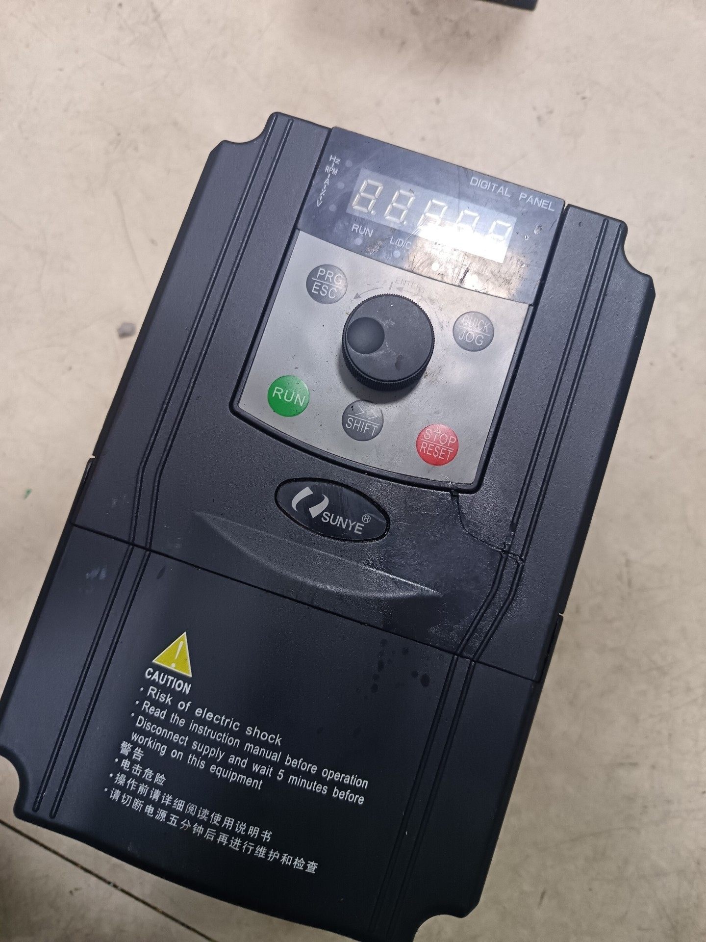 日业变频器，功率2.2KW，实物图，包功能不包邮，测试发货，