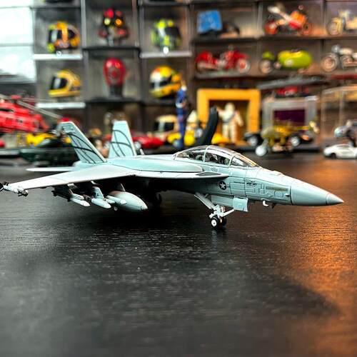 1:100比例合金F-18战机模型 金属成品飞机模型F18 带支架战斗机模