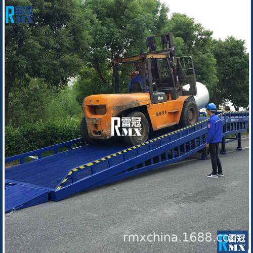 移动式装车桥支腿固定结构稳定移动作业叉车装车桥