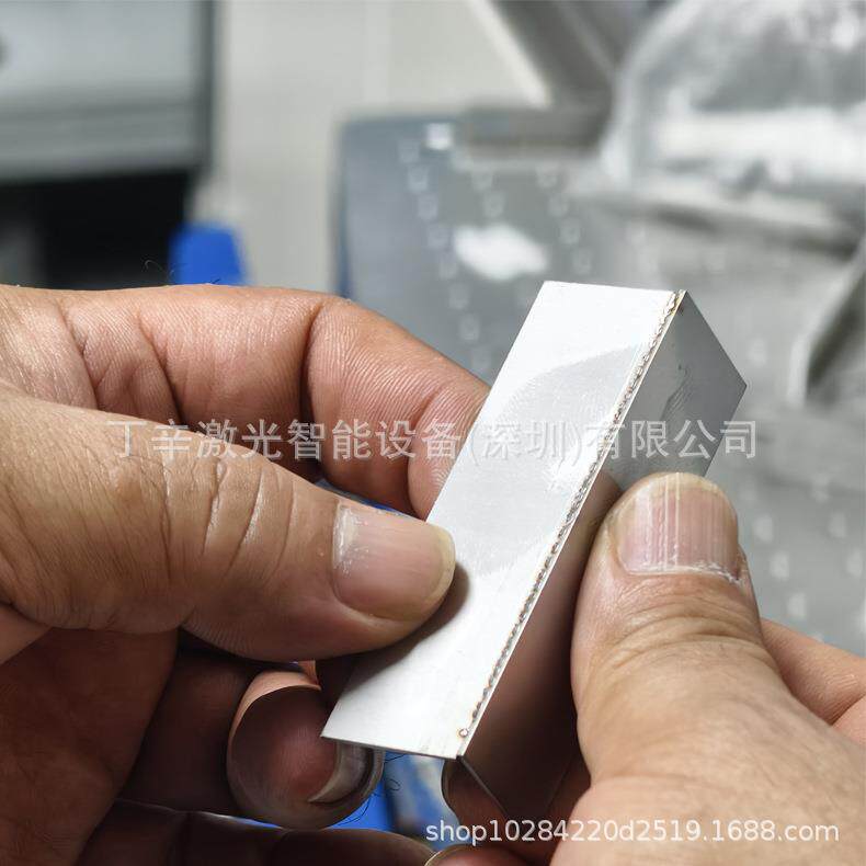 深圳厂家广告字激光点焊机便携款户外激光点焊接薄板适用