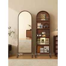 覆古实木地板站立全长镜子与可旋转的车轮配件镜子杂志书架存储集