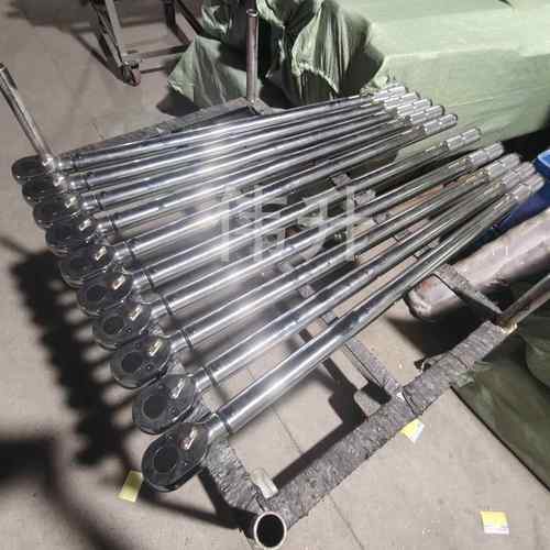 法兰螺栓安装预置式扭矩扳手60-300Nm工业级手动扭力扳手