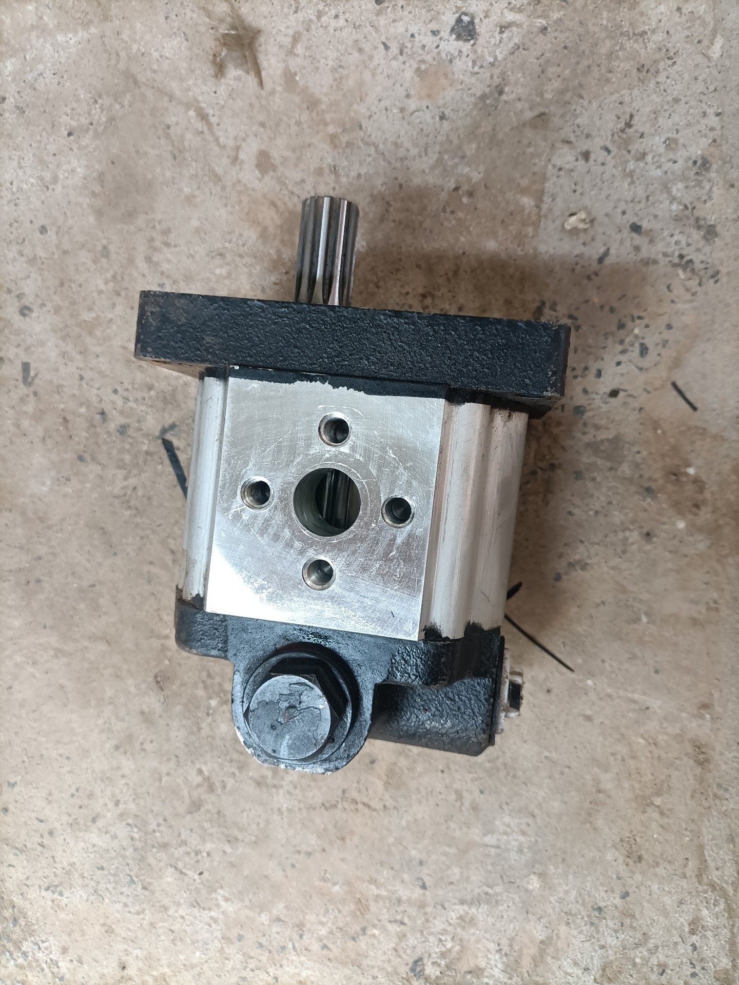 浙江中伟拖拉机转向恒流泵，型号HLCBD-E10/14CJ，