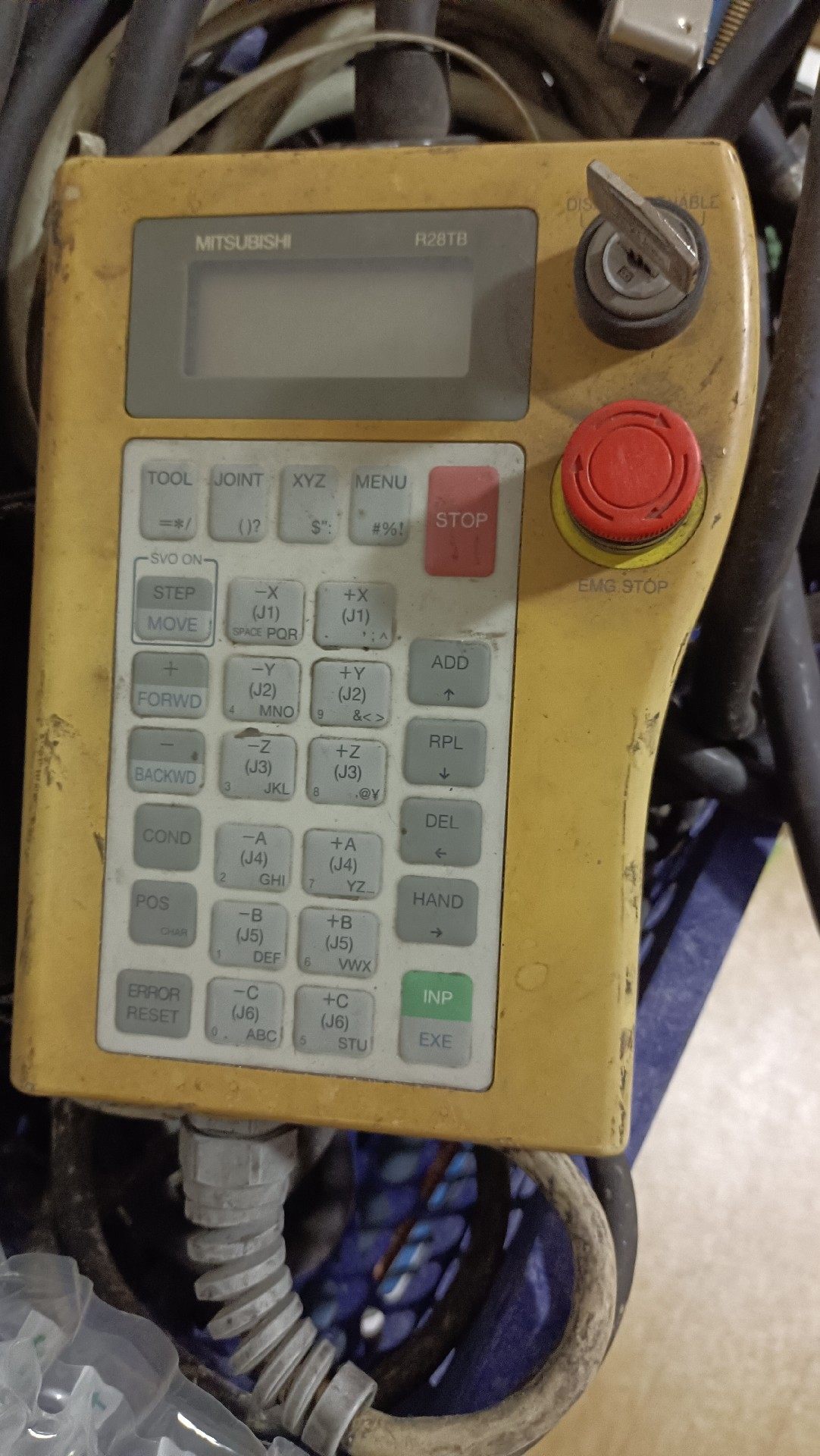 三菱机器人示教器R28TB，型号BKO-FA0597H07，