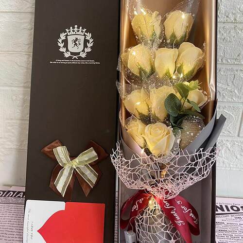 新款直销供应仿真假花 教师情人节送女友生日老婆玫瑰花束礼盒现