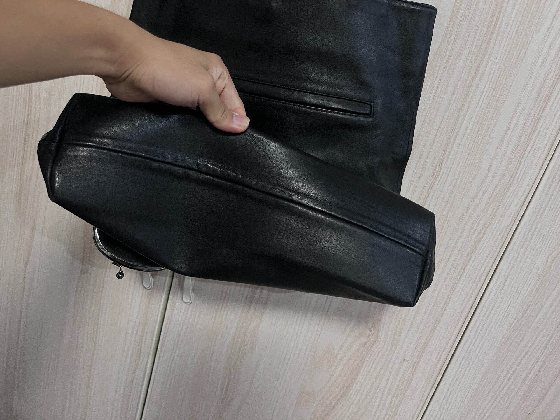 Yohji Yamamoto 22AW Leather Tote Bag — label